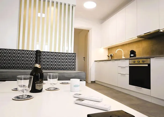 Bluewave Lux House בית נופש *